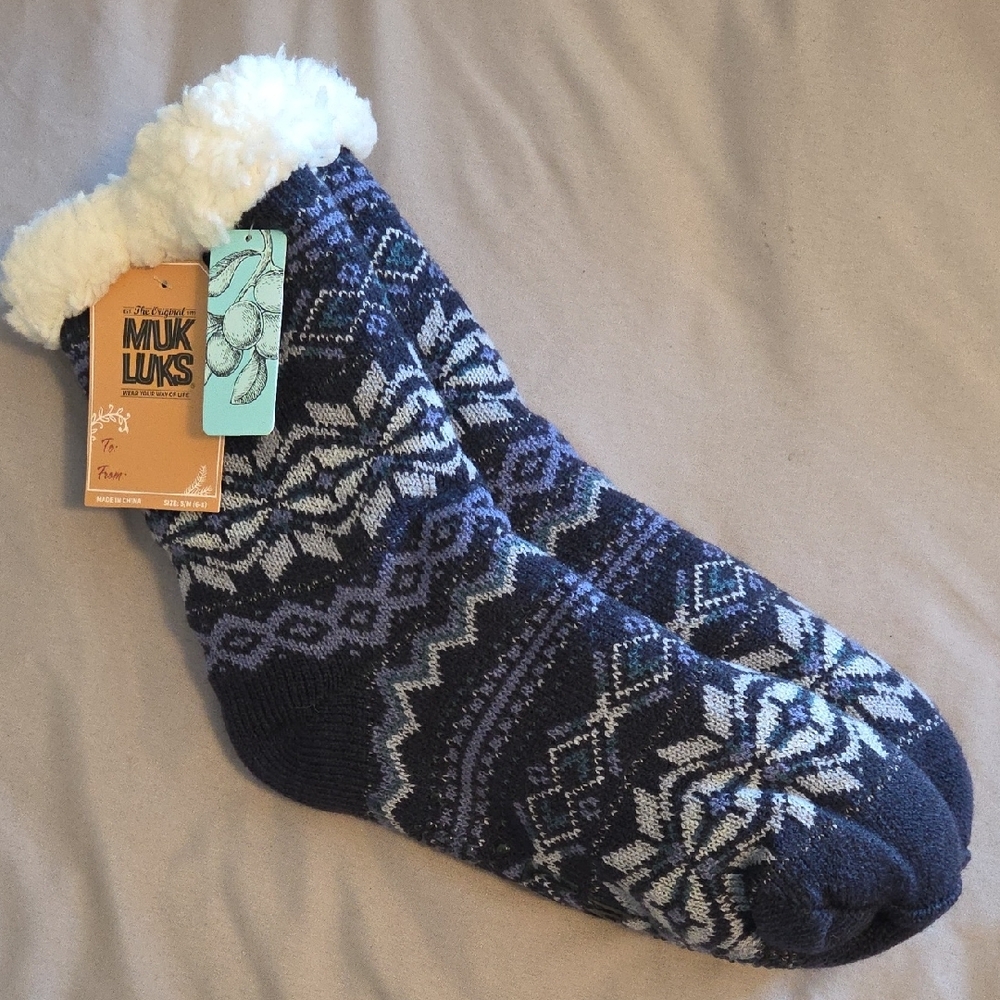 NWT Navy and White Knit Gift Slipper Socks - Picture 5 of 6